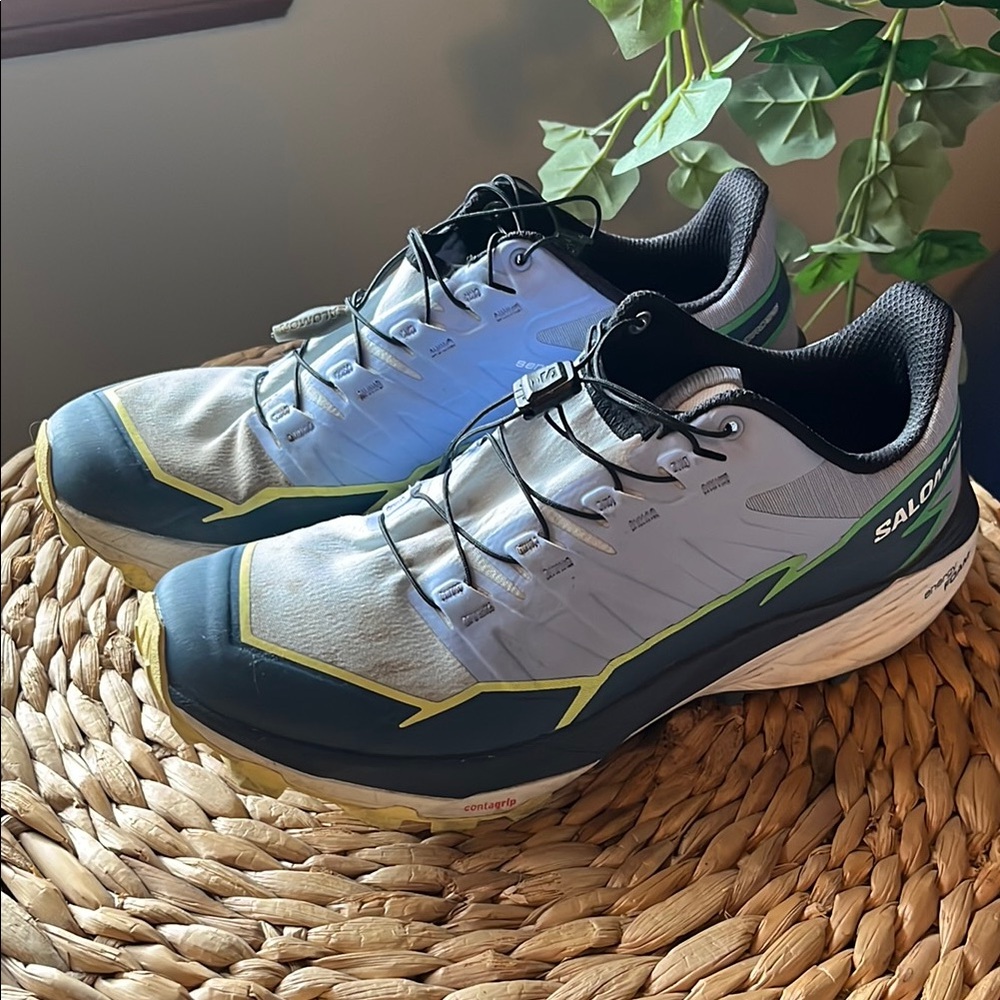 Salomon Women’s Gray and Black Running Shoes
